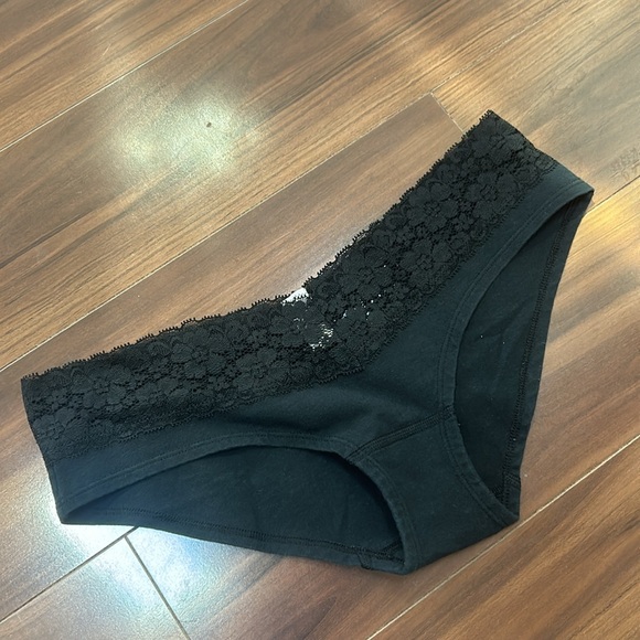 Medium Victoria’s Secret lace trim cotton black hipster - Picture 2 of 4